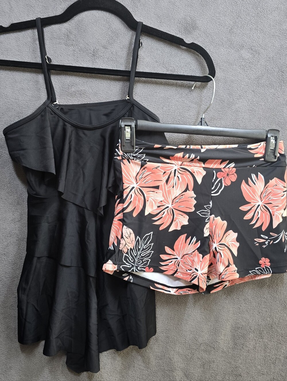 NWT Black Ruffle Tankini Top with Black Floral Swim Shorts Size XS